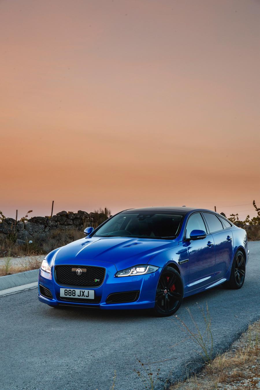  Jaguar XJR575 (X351) 2017 года  (UK) (фото 33 из 36)